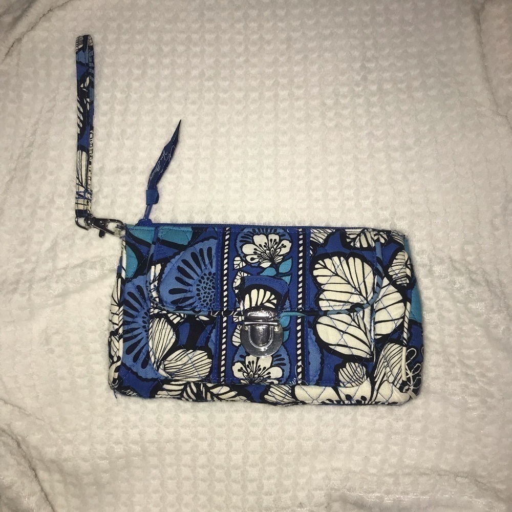 Vera Bradley Blue Bayou Retired Wristlet Clutch Wallet